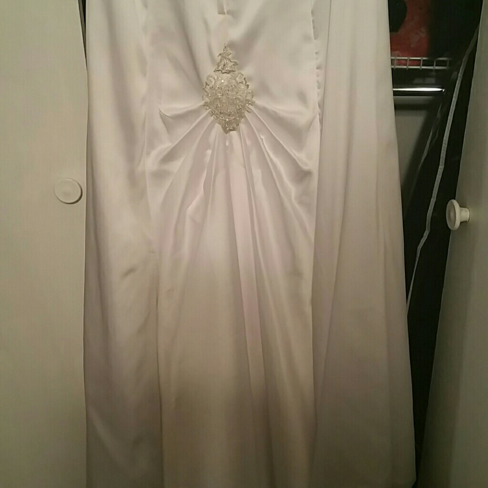 Mary's wedding gown - Picture 5 of 5